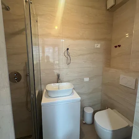 Elysee * ティラナ